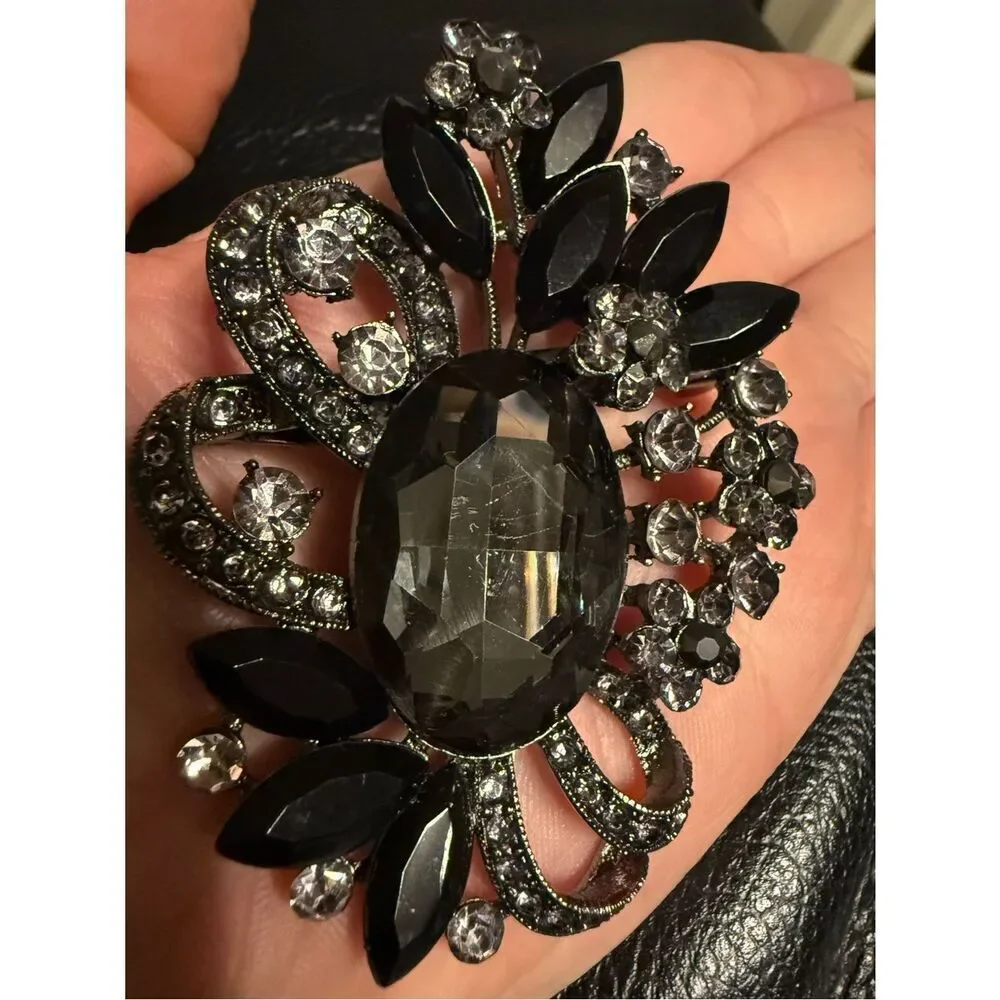 Vintage Women Brooch Black Crystal Rhinestone Floral Statement Pin